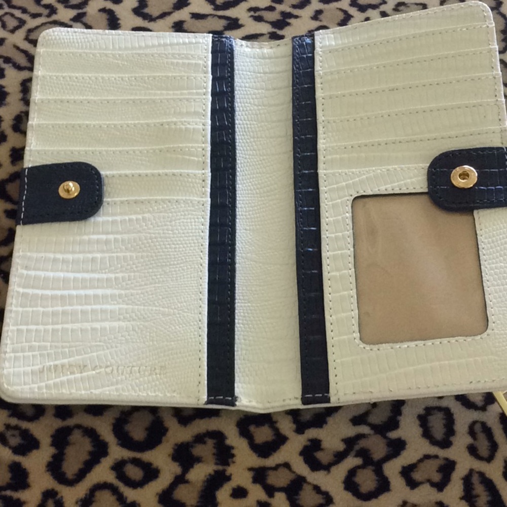 ππ JUICY COUTURE WALLET! ππ - Picture 3 of 6